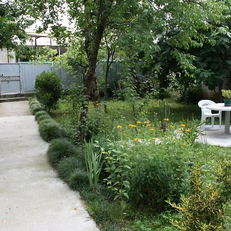 Guesthouse Gegi Kutaisi Exterior photo